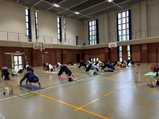 山梨英和大学でのヨガ講座